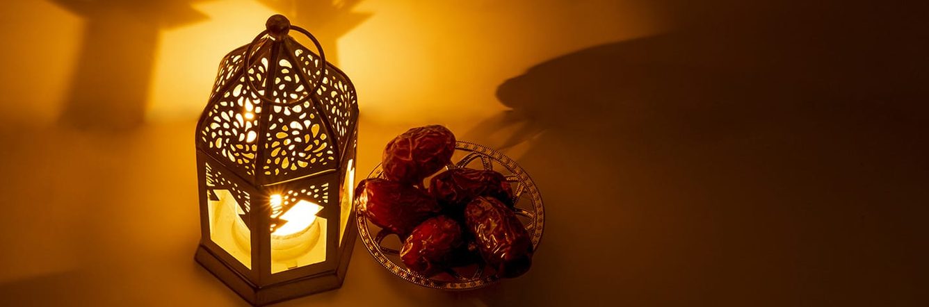 Lantern and dates for Ramadan