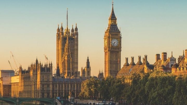 Houses of Parliament and Big Ben at dusk