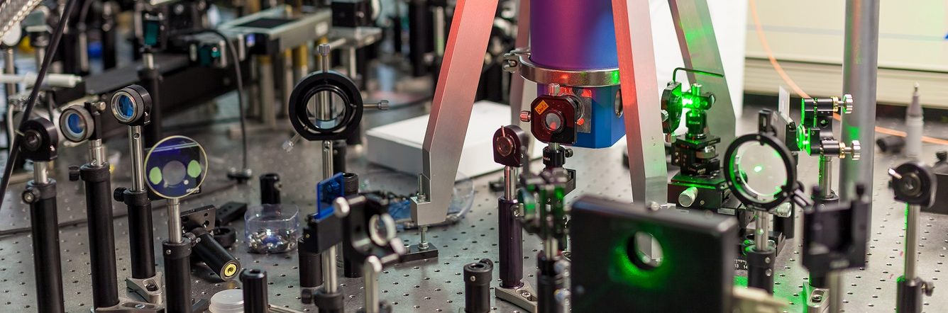 An optical system that may be used for quantum science