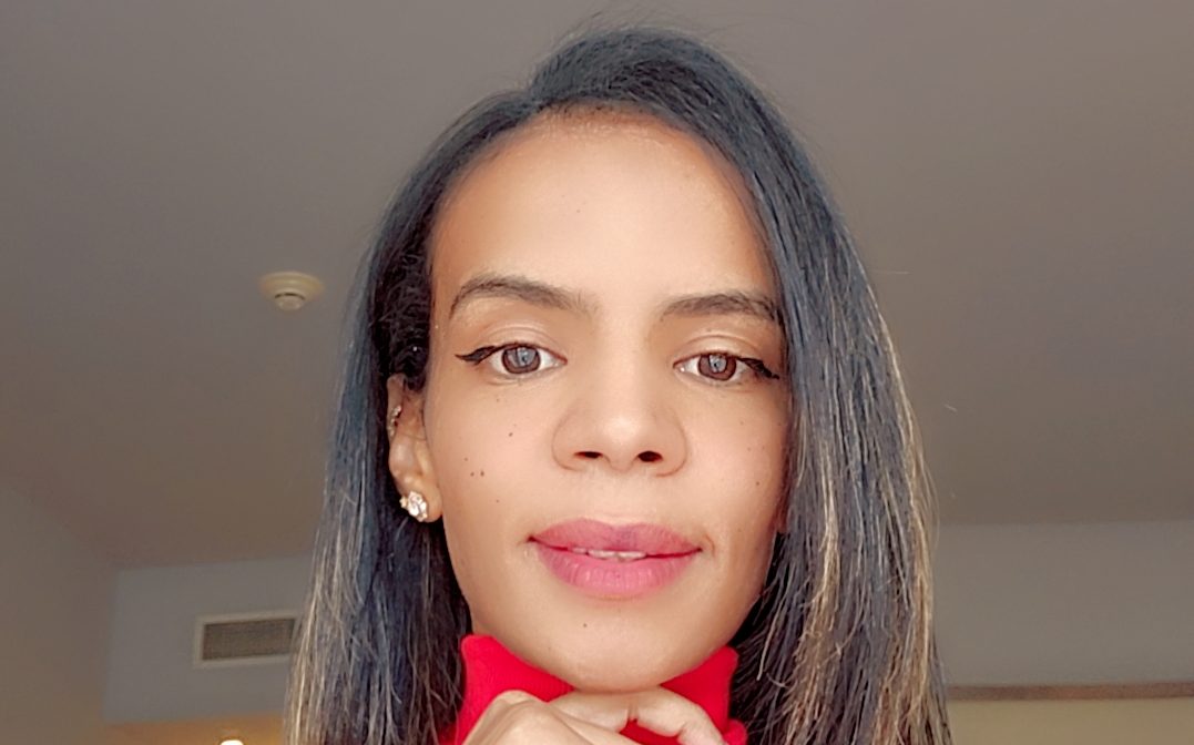 Headshot of dubai staff, Amira