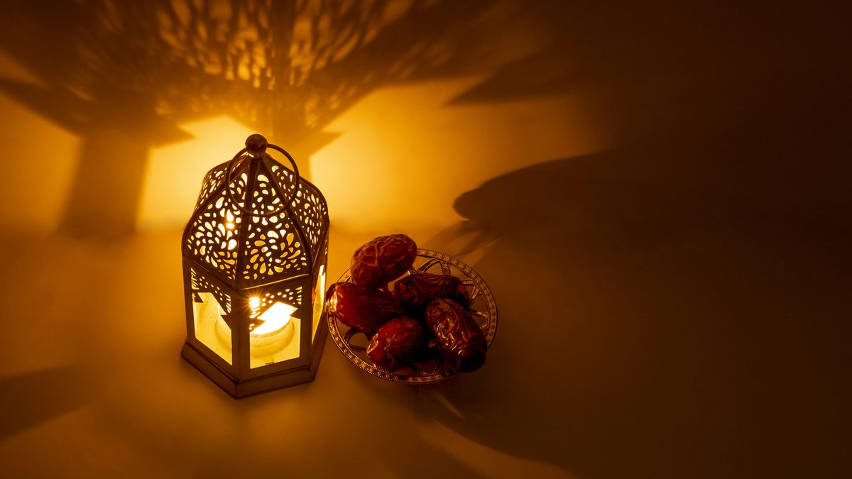 Latern and Dates for Eid